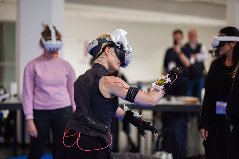 Foto von Tänzer:in Tasha Hess-Neustadt. © Jonas Pahl